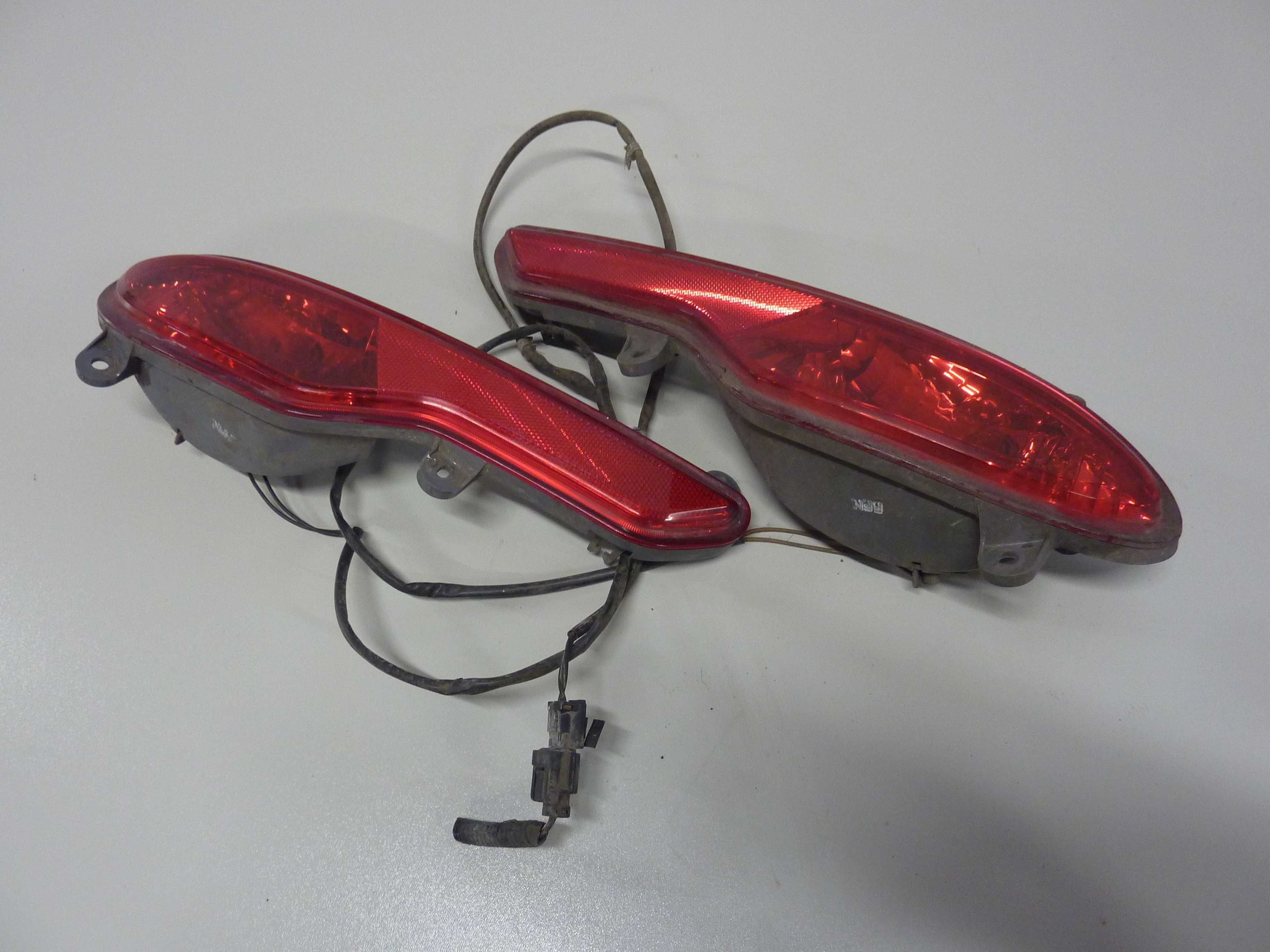 KIA CEED I 1 lift HB 09-11r lampa lampka zderzaka TYŁ lewa prawa oryg