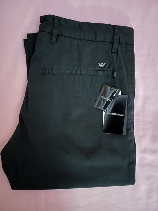Wyprzedaż spodnie męskie Emporio Armani.