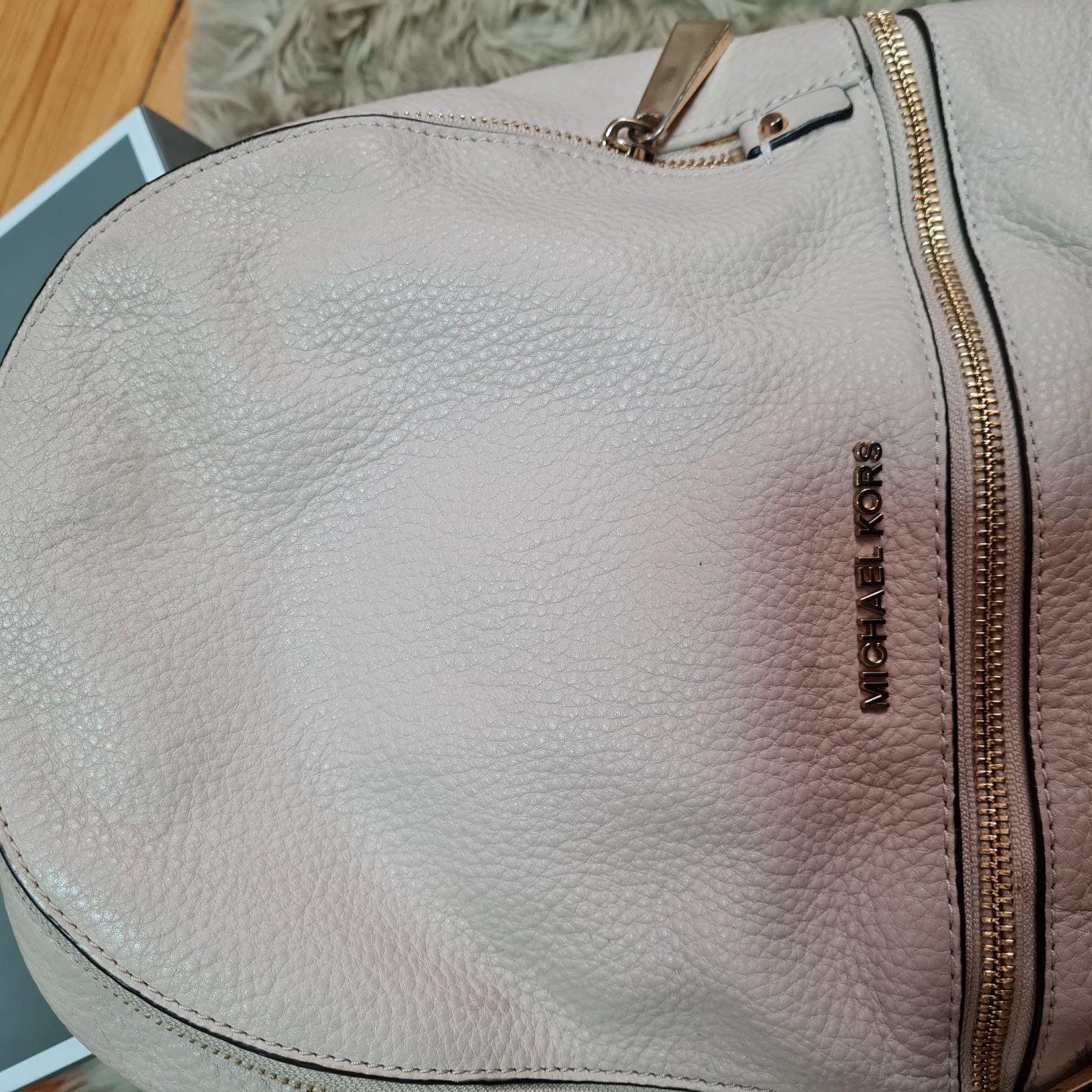 Michael Kors plecaczek plecak mały złote zamki beżowy backpack medium