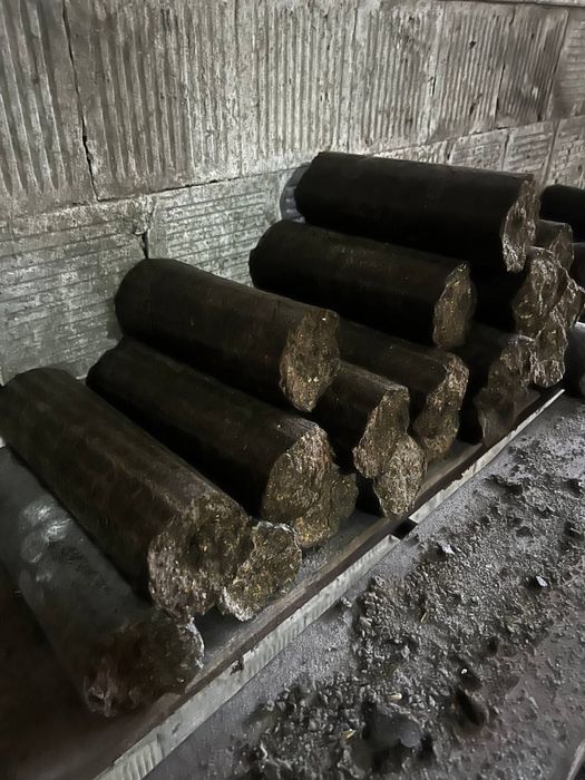 Продм обрезки сосны дрова колотые брикеты из лузги