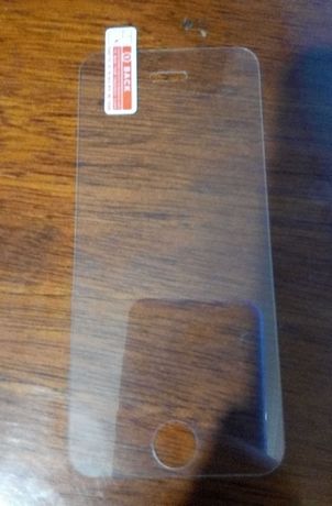 Защитное стекло на айфон 5 S