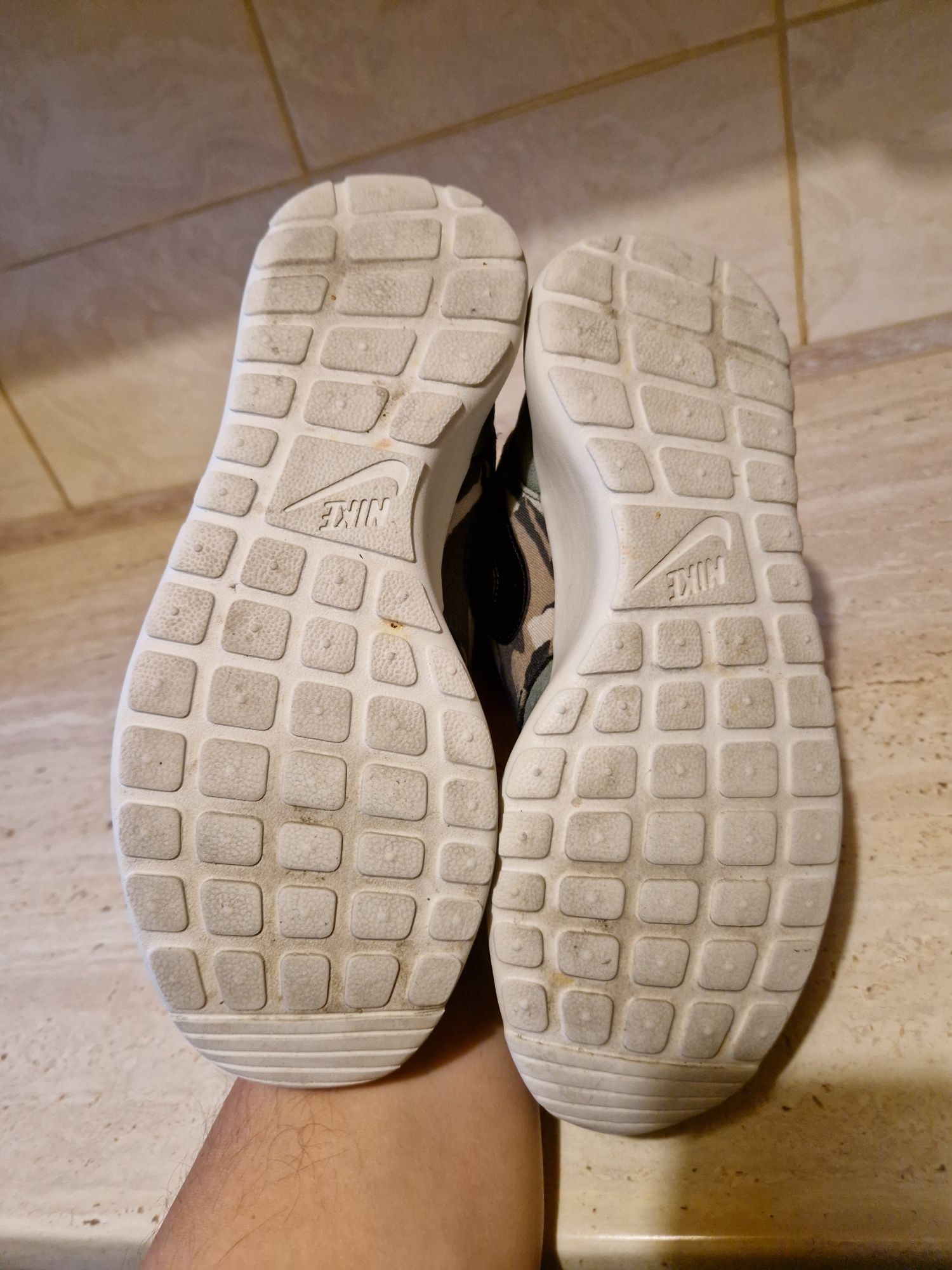 Buty Nike roshe run kaki militaire r 40