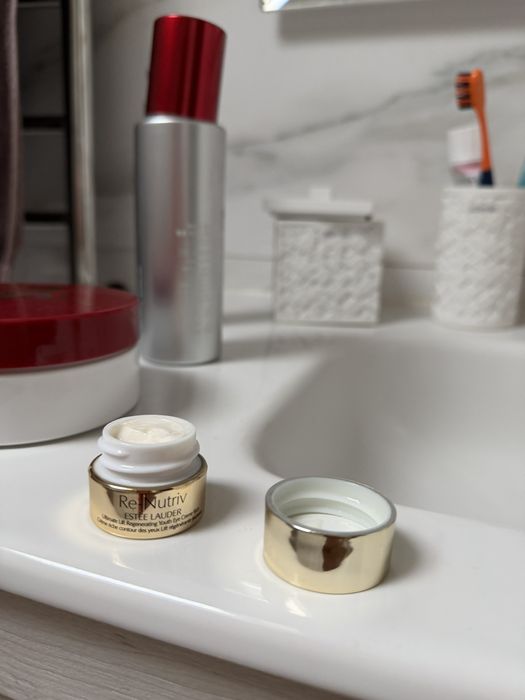 Продам косметику для лица Ester Lauder