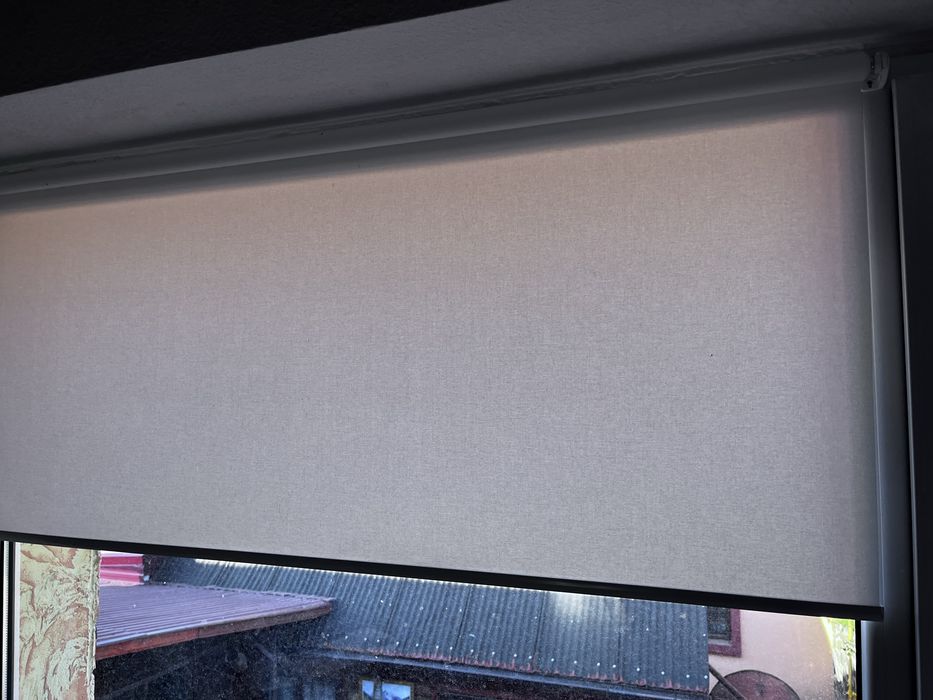 Продам ролети 2 шт хорошоі якості ширина 125см та 50см