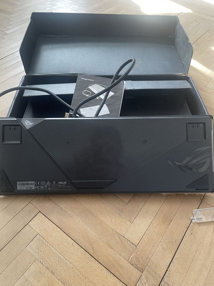 Геймерська клавіатура Asus ROG Strix Flate Black