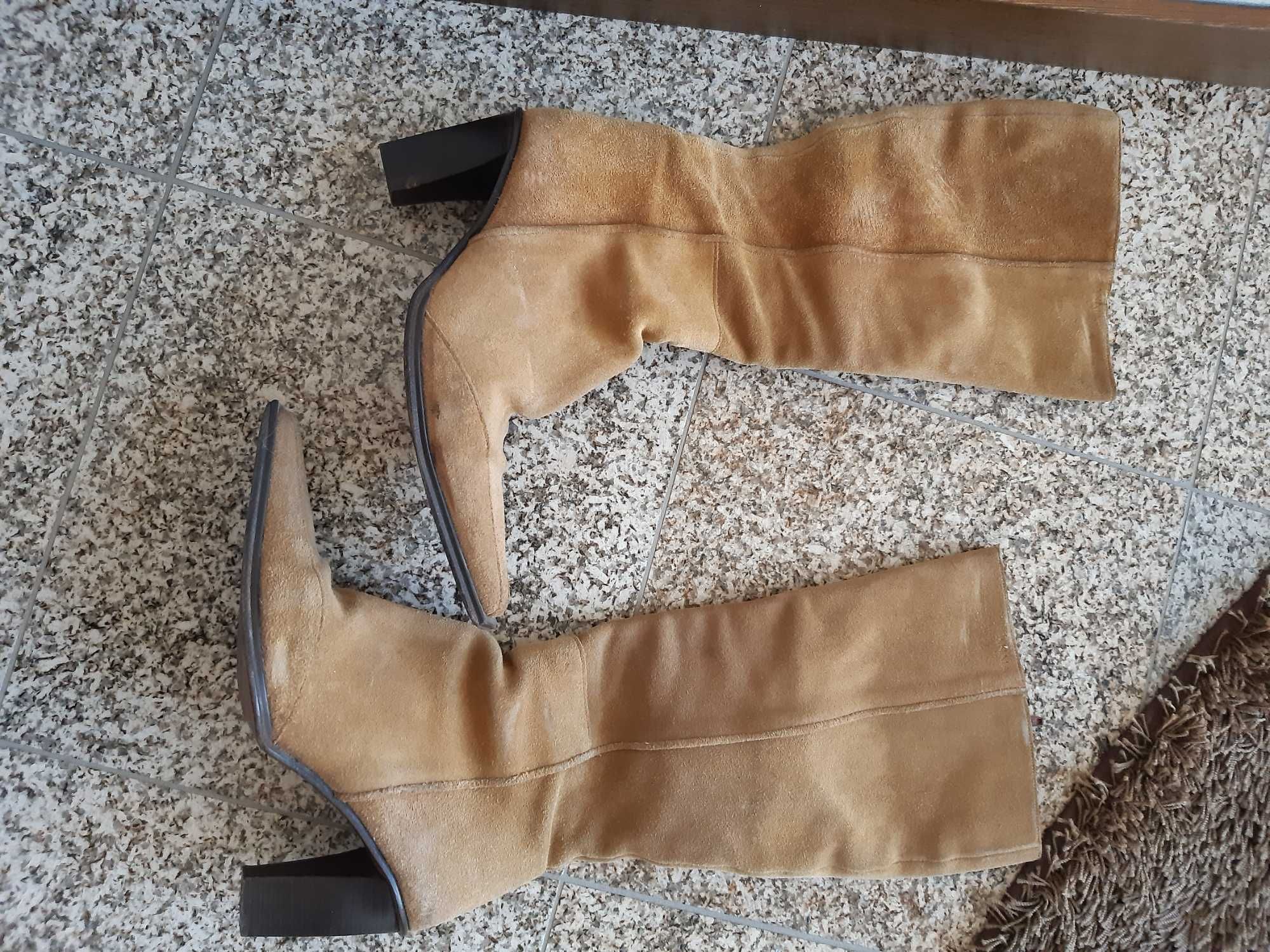 Botas de Senhora, em Cabedal, Cor Camel, Tamanho 38