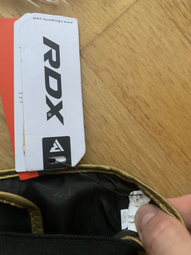 Боксерська перчатка   Рукавичка RDX