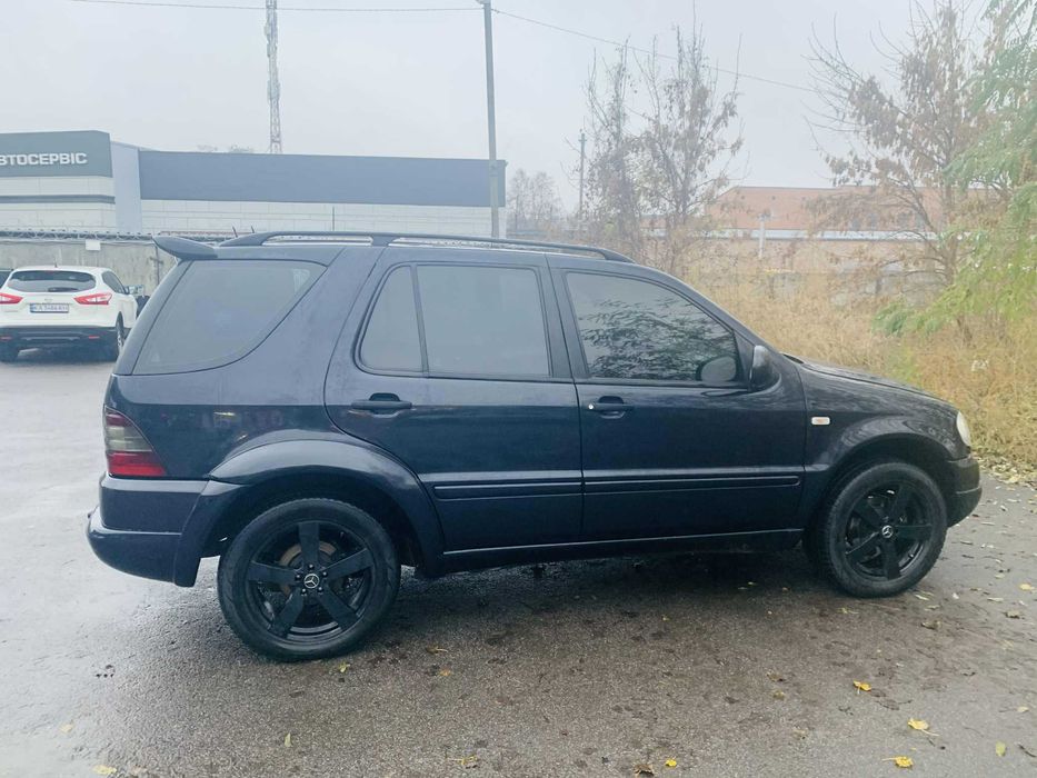 Mercedes-Benz W163 ML320