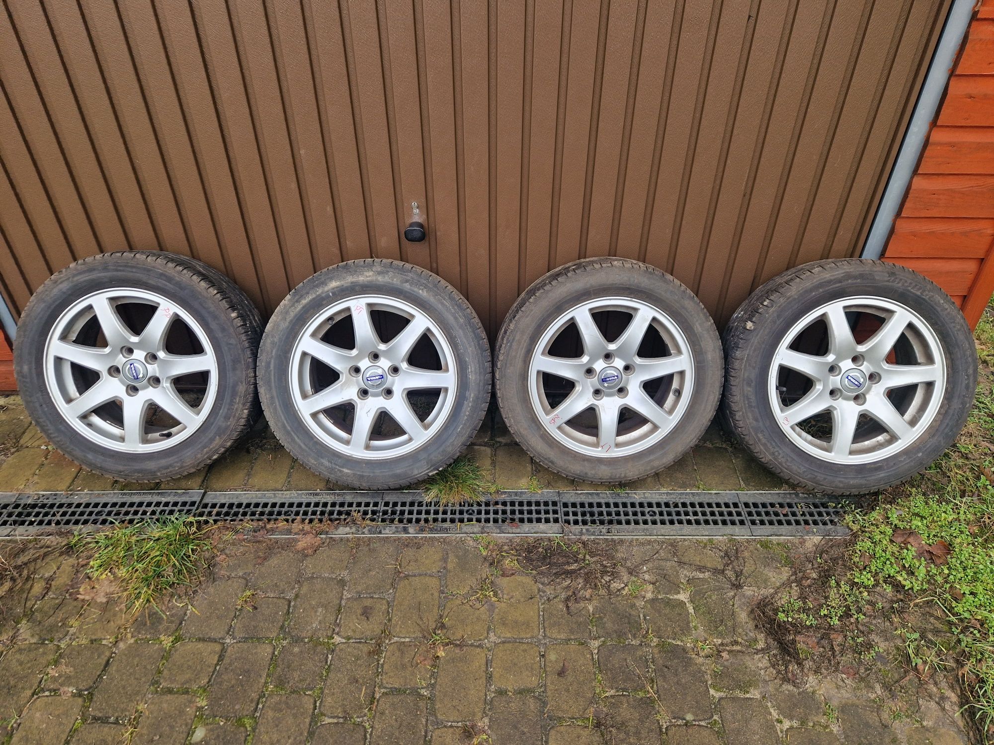 Alufelgi Volvo Ford z oponami 5x108 205/55r16