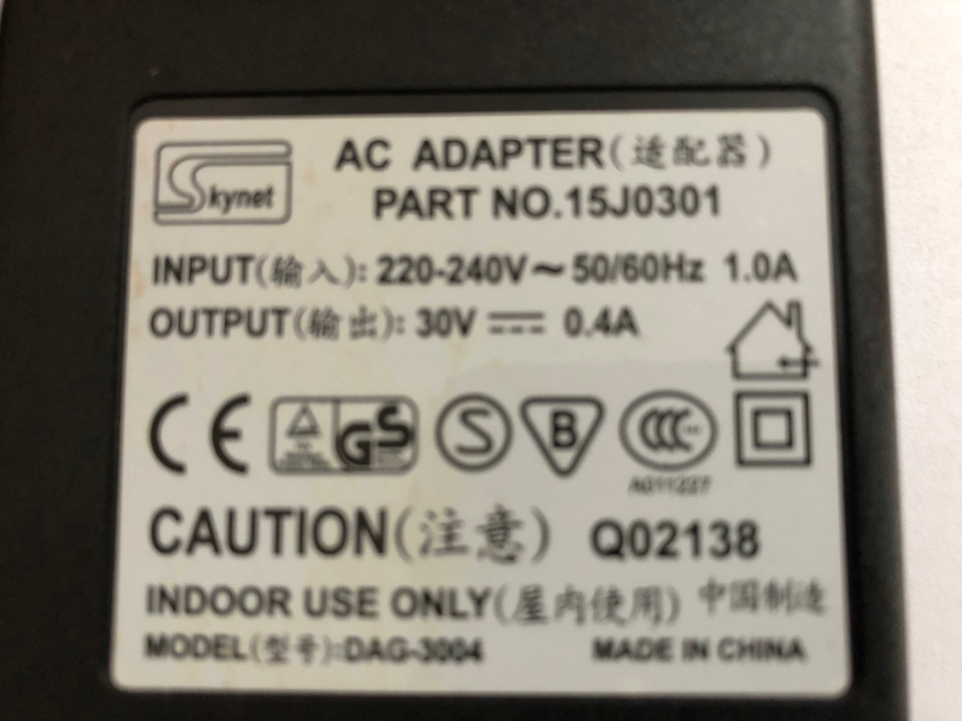 AC Adapter 220-240V na 30V 0,4A  zasilacz wewnętrzny