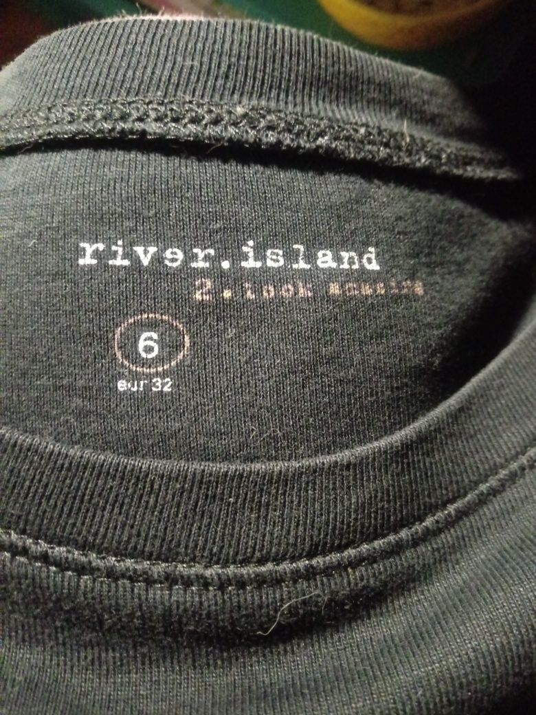 Czarna bluzka z nadrukiem; River.island; rozmiar L