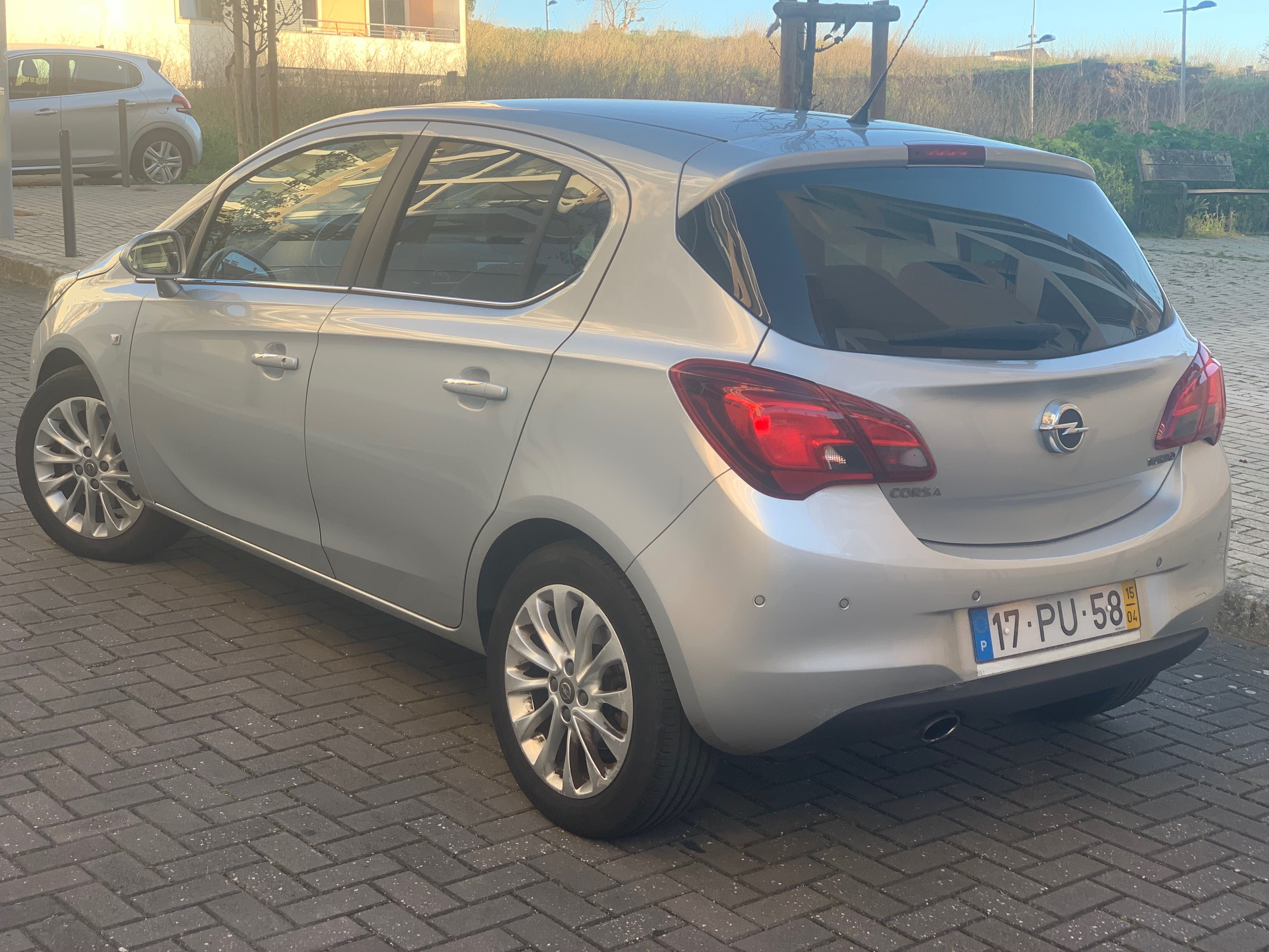 Opel Corsa Cosmo full extras estaciona sozinho revisões na Opel