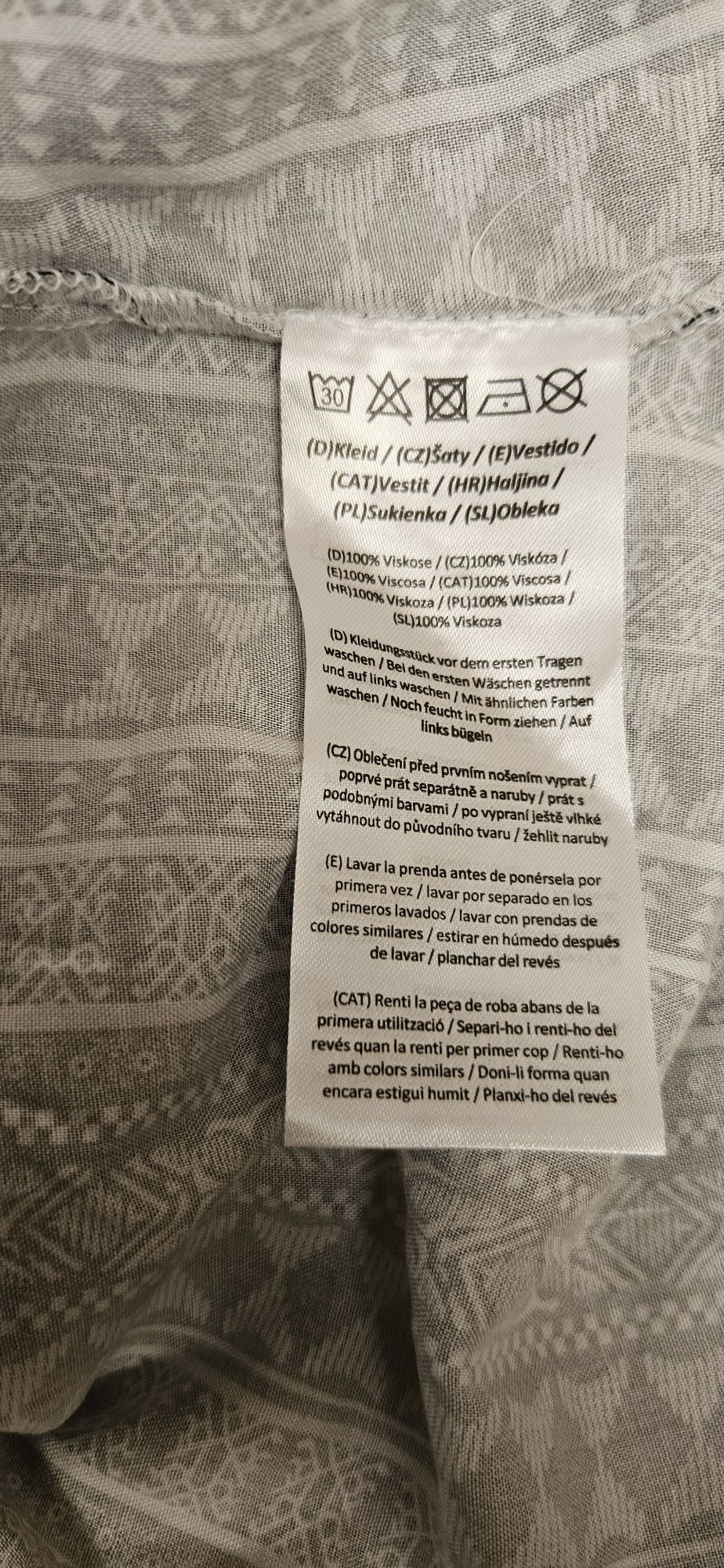 Sukienka Tessentials r.38 bdb