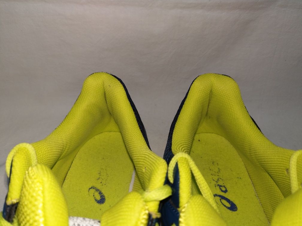 Buty Asics Gel-Squad -Halowe rozm. 42,5