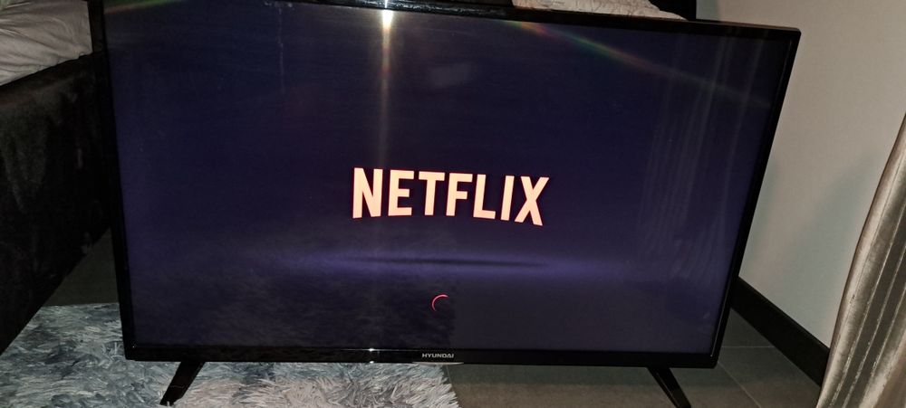 Telewizor LCD 49 cali Hyundai  WIFI
