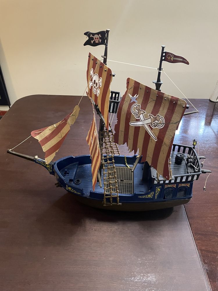 Barco Pirata de decoração ou para brincar