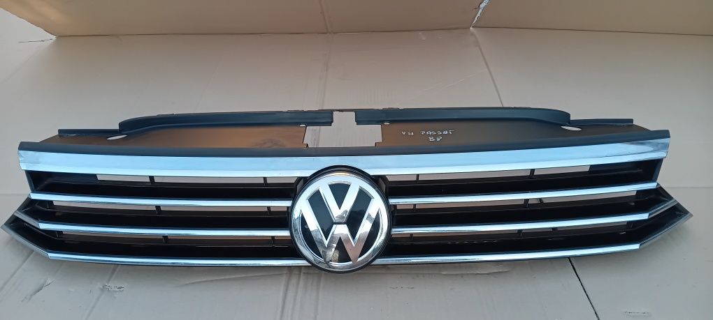 VW Passat B8 Gril, atrapa zderzaka przód.