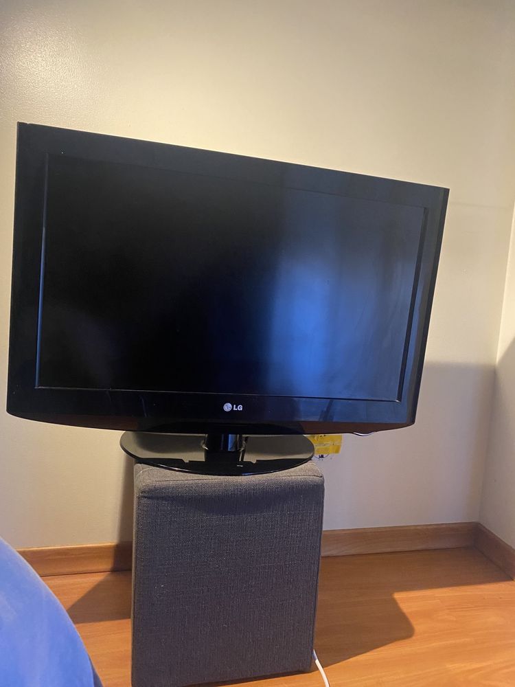 Televisão LG com Box v10 Pro (ler discrição)