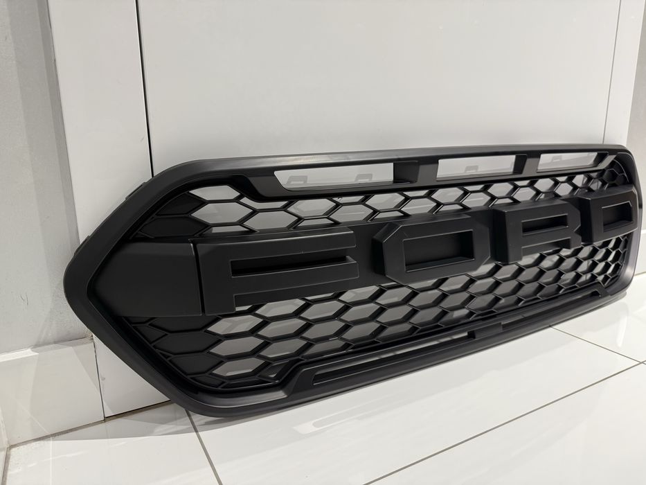 Grill przód Ford Transit Custom 18-21r atrapa