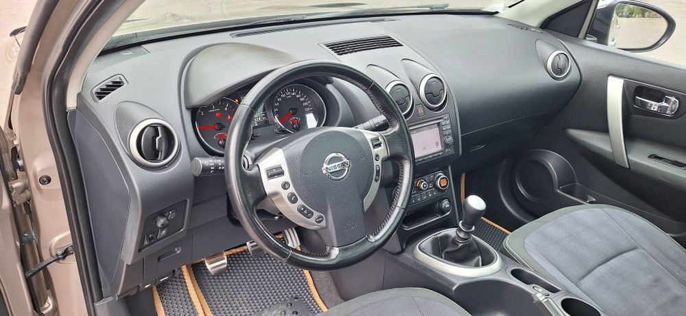 NISSAN Qashgai +2 Tecna 1.5диз. 81kv.110л.с. 6-Ступка