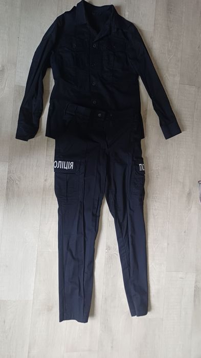 Форменний одяг Поліції