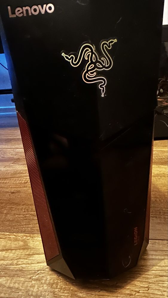Sprzedam obudowe gamingowa lenovo legion  y520t-25ikl
