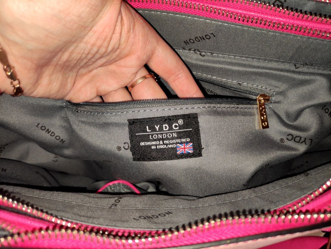 Стильная вместительная сумка
LUDC London розовая сумка