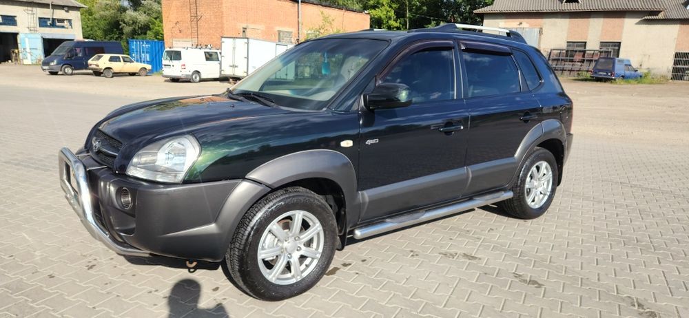 Продам туксона 4х4 АВТОМАТ