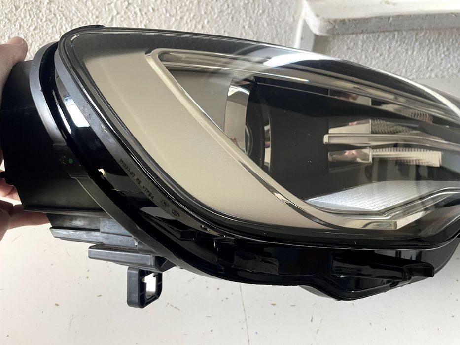 LAMPA prawa AUDI A3 8V  xenon led CALA IDEALNA 15 r 2 moduły reflektor
