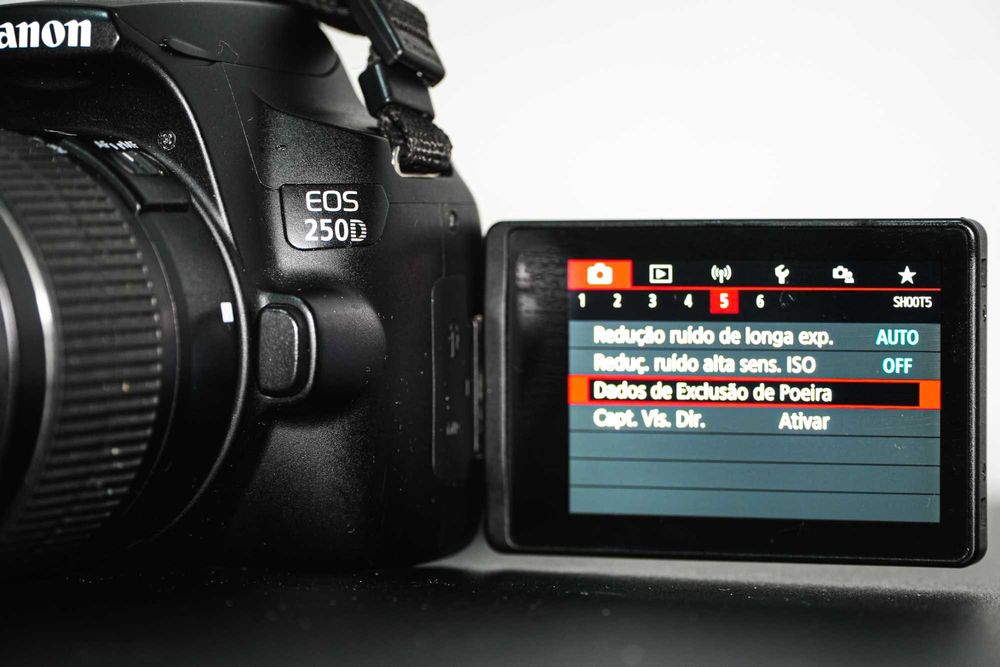 Canon EOS 250D + Lente 18-55mm + Kit Completo – DSLR em ótimo estado