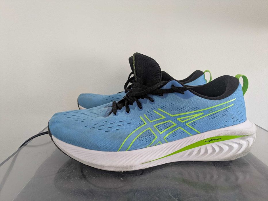 Sapatilha Aasics Gel Excite 10