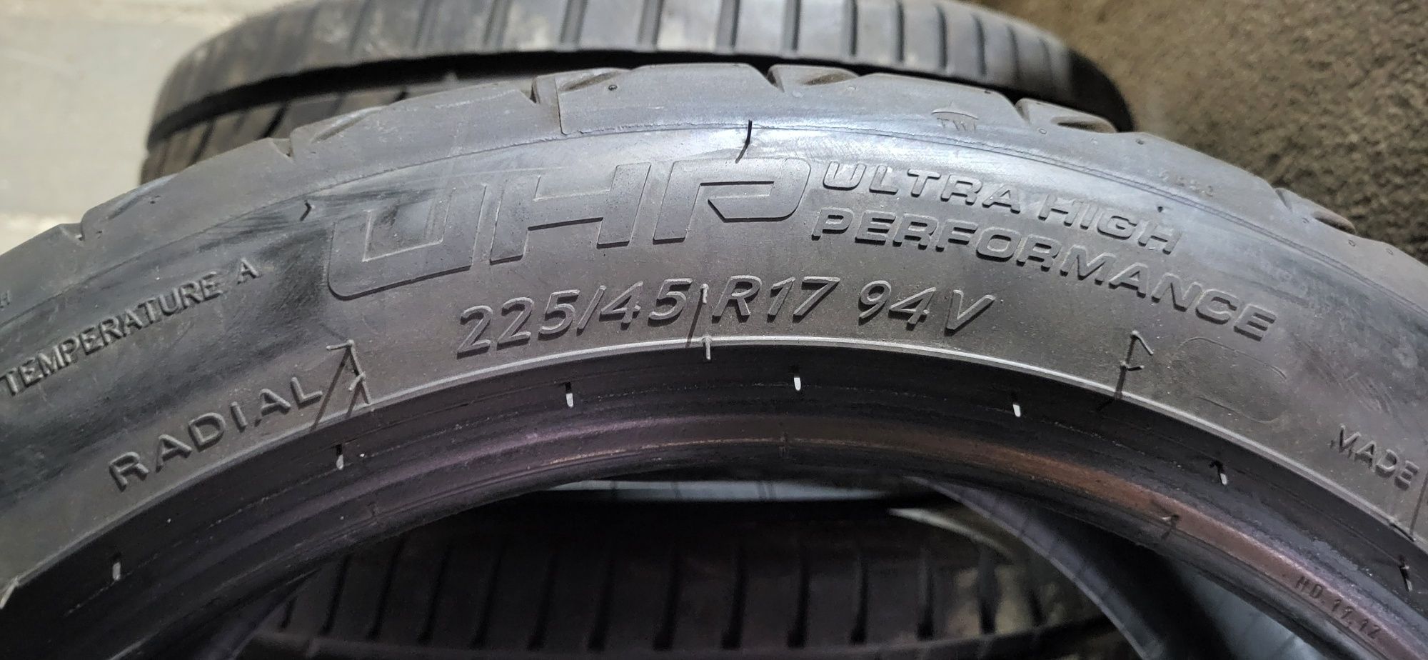 Комплект літніх колес 225 45 R17 94V Tigar ultra high performance