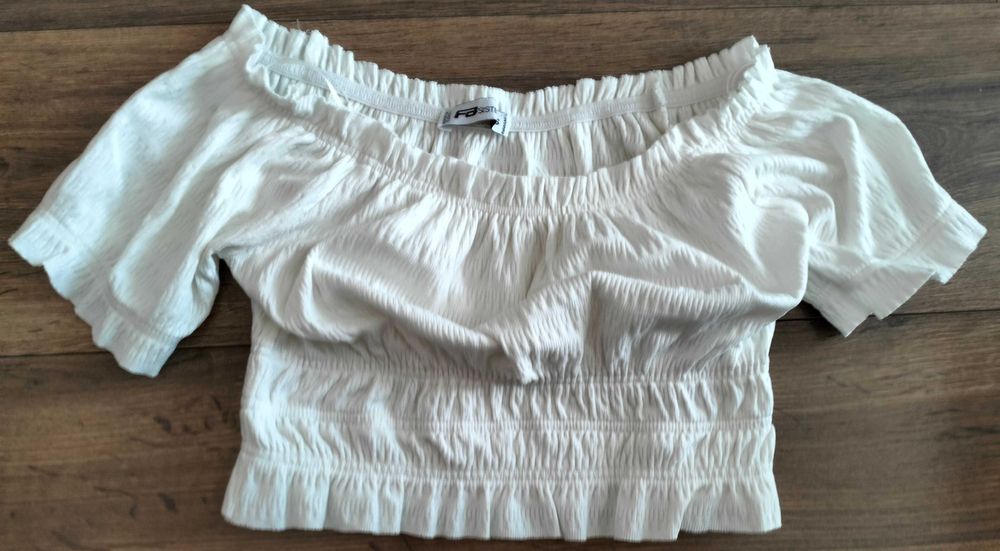 kremowy crop top damski dekolt hiszpański new yorker xs