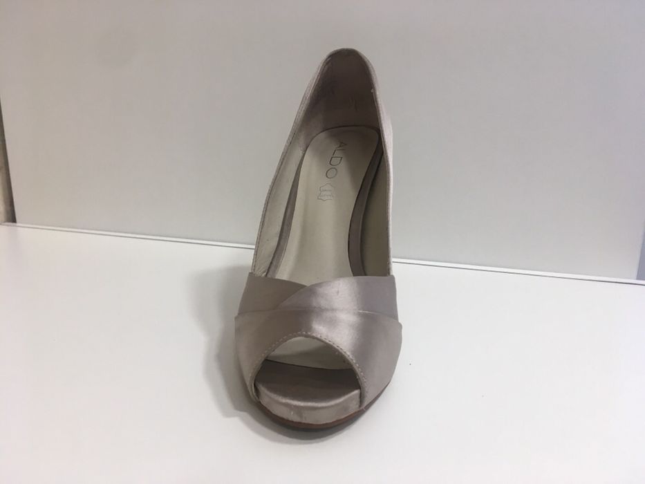 Sapatos Aldo muito elegantes