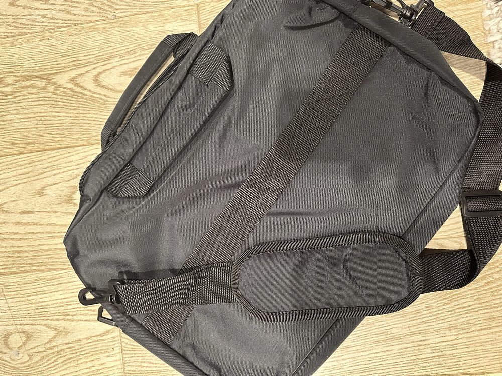 Torba na laptopa z dyskretnym logo pkp intercity
