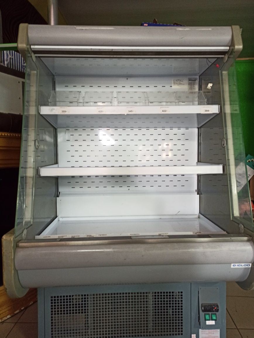 Продам холодильную витрину горка
