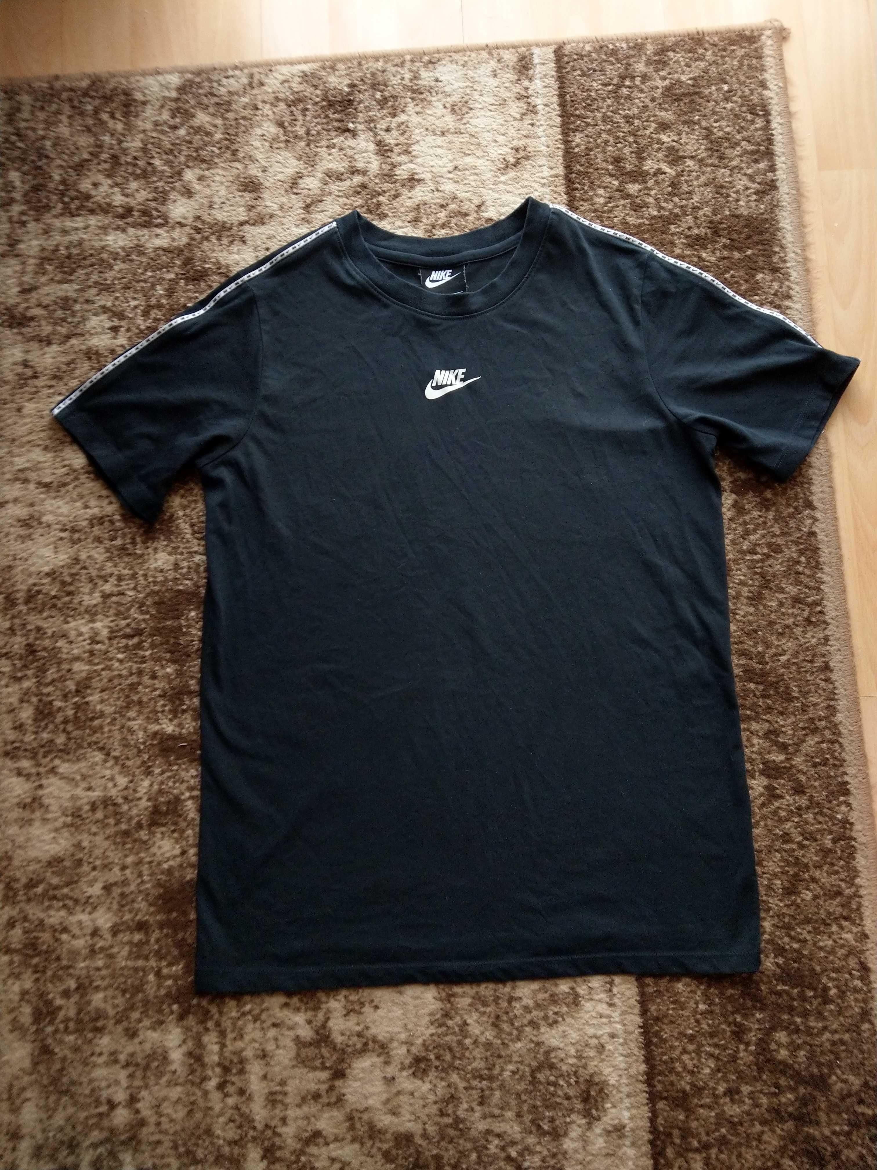 t-shirt mlodziezowy Nike central logo