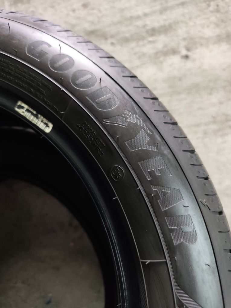Pneus 195/55r16 Good Year Efficient Grip Performance 2 com 75% piso