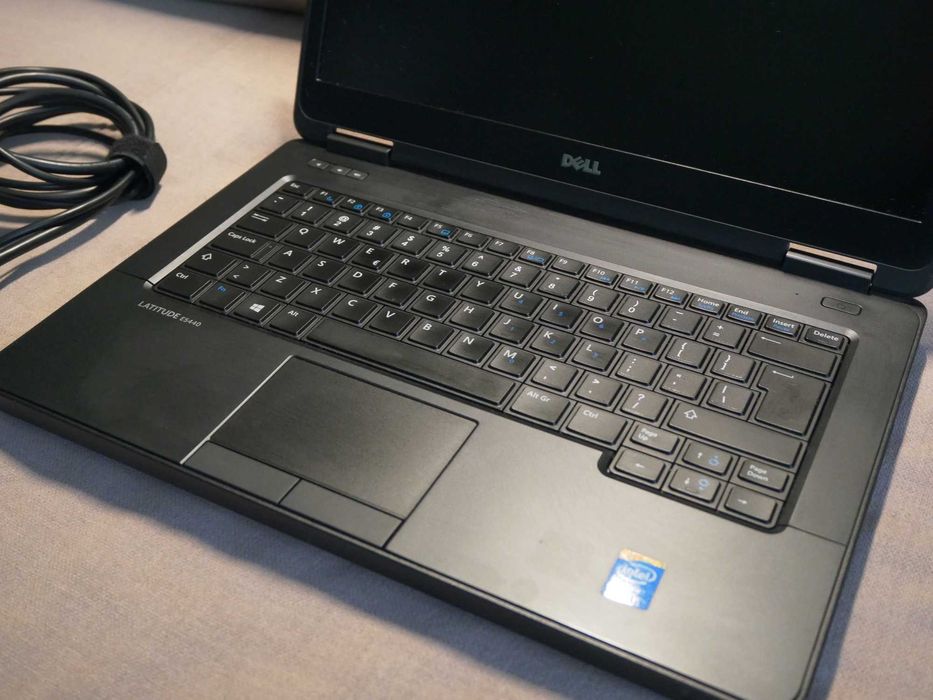 DELL Latitude E5440 Intel core i5-4200 4GB RAM 250 GB SSD Windows 10
