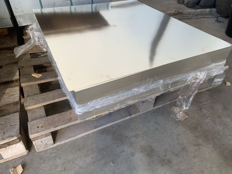 Лист металу 0,18 цинк