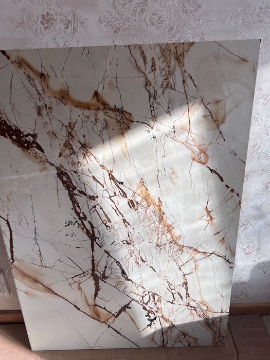 Мрамор куском 107/77 см