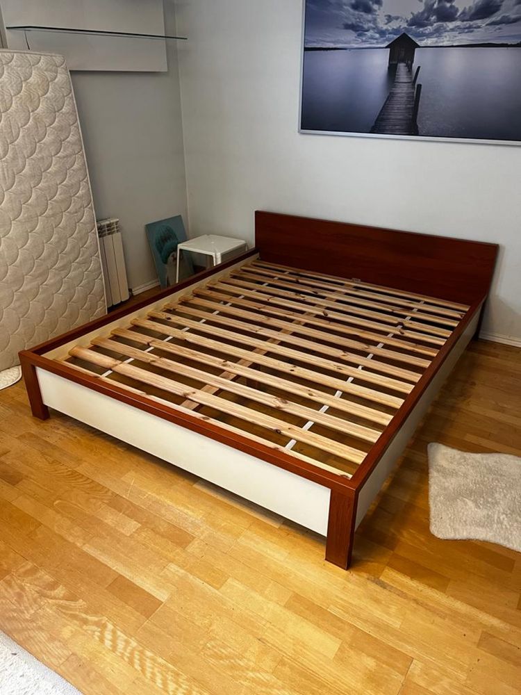 Łóżko dwuosobowe z nowym materacem