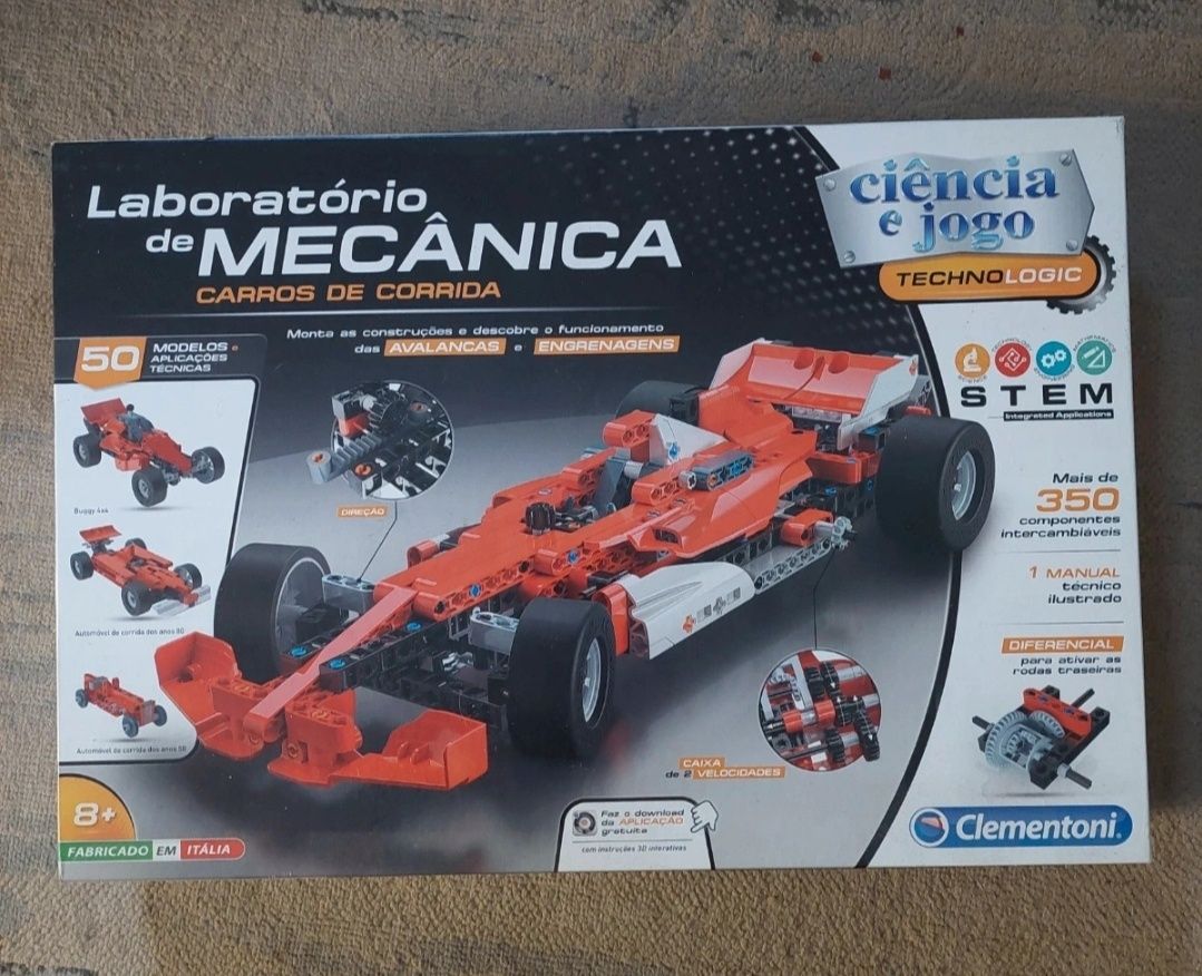 Puzzle de ciências e construção automóvel