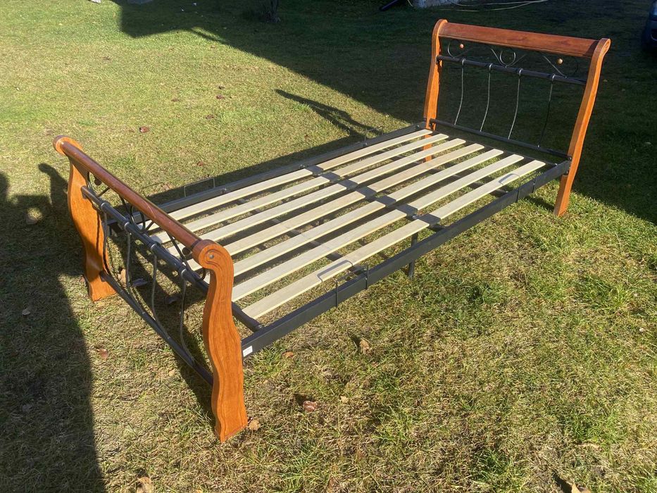 Łóżko pojedyńcze 90x200 z materacem