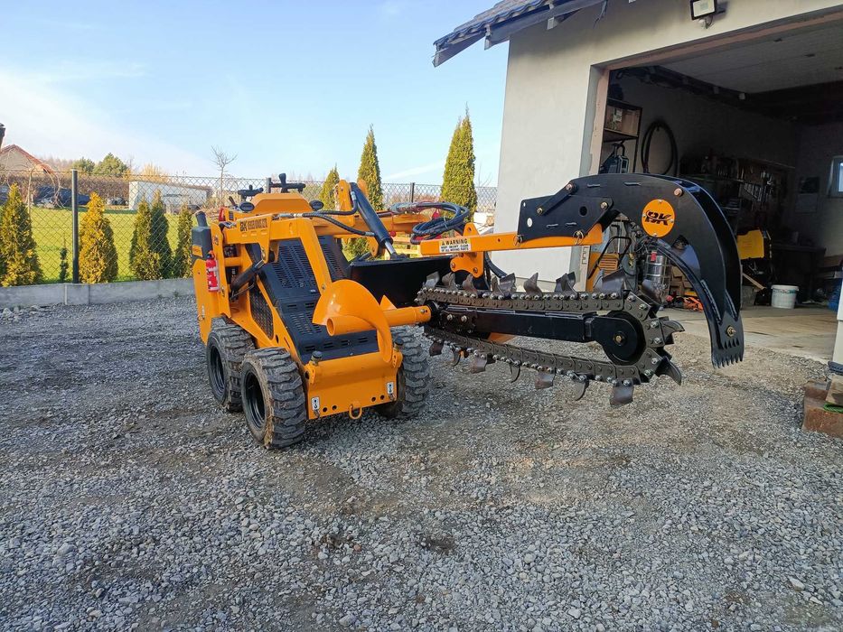 Usługi ładowarką, koparką łańcuchową, usuwanie pni, niwelacja terenu