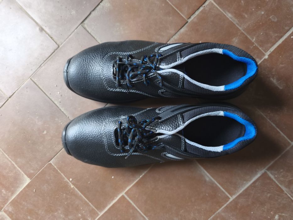 Продам рабочие ботинки