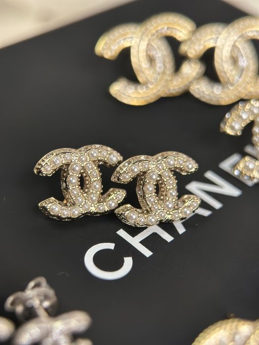 Сережки у стилі шанель chanel