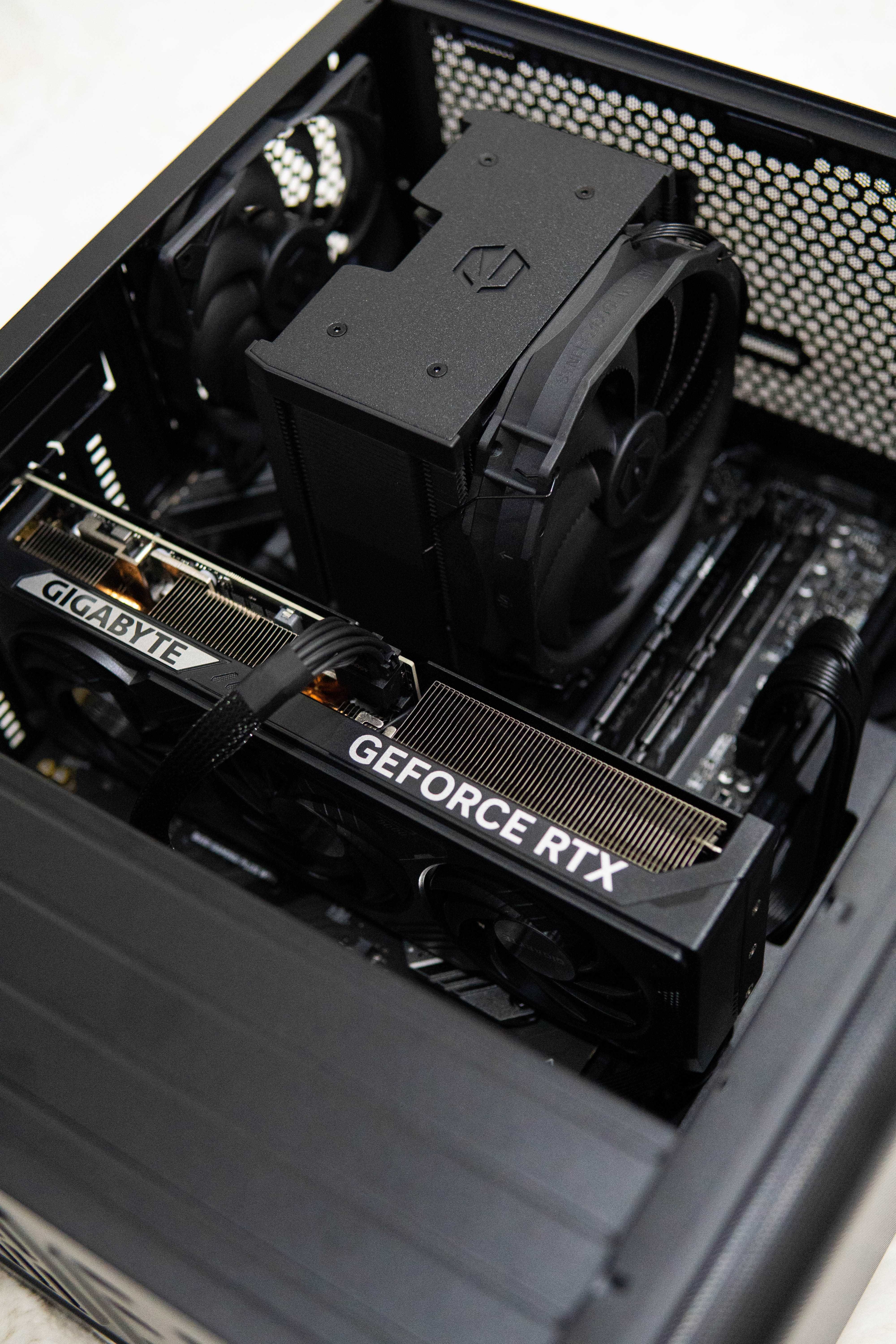 Nowy Wydajny Komputer do wszystkiego – RTX 5070, Ryzen 9, DDR5