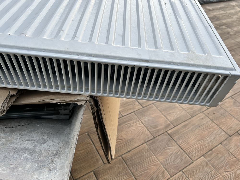 Sprzedam grzejniki z aluminium z termostatem