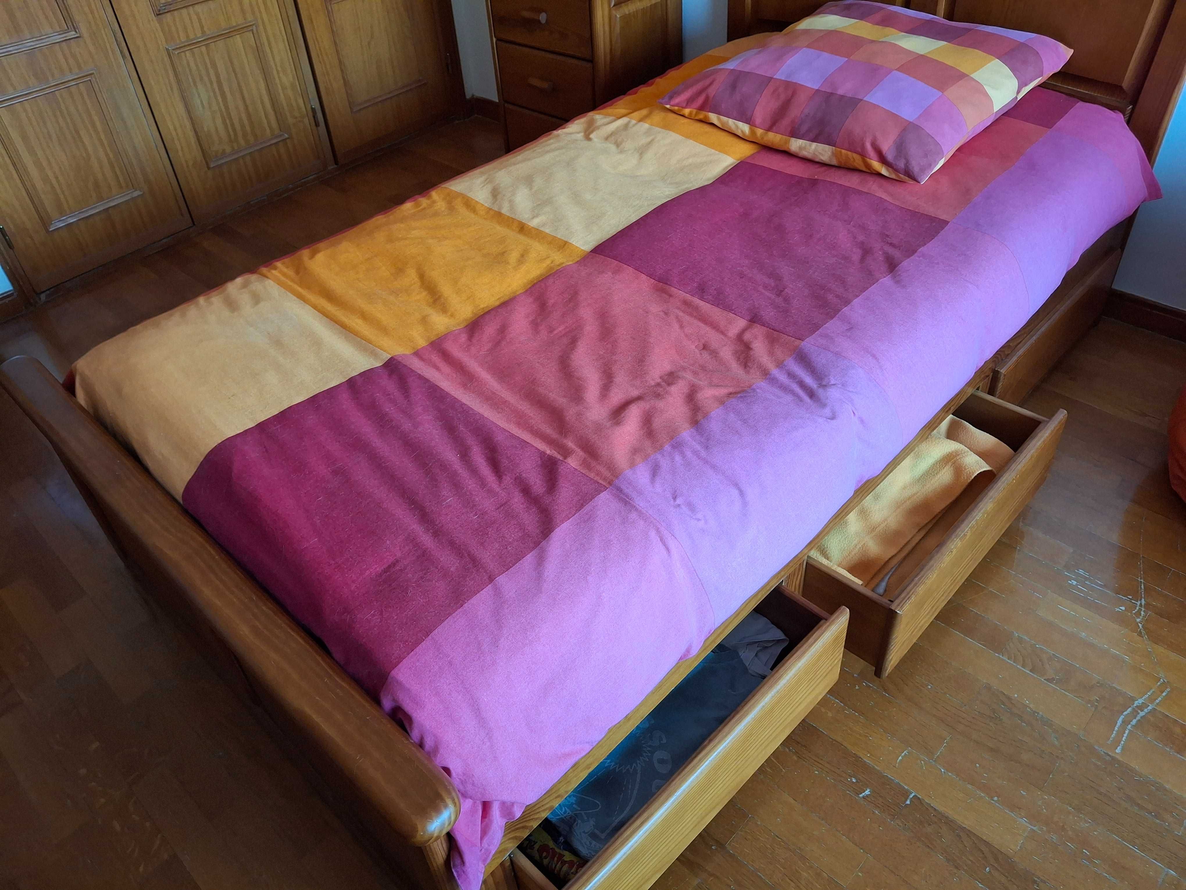 Cama de Solteiro com 4 Gavetões